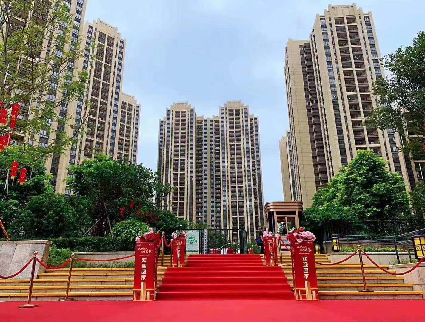 深圳14号线地铁口【卓越花园】精装三房首付20万起(图4) 深圳14号线地铁口【卓越花园】精装三房首付20万起(图4)