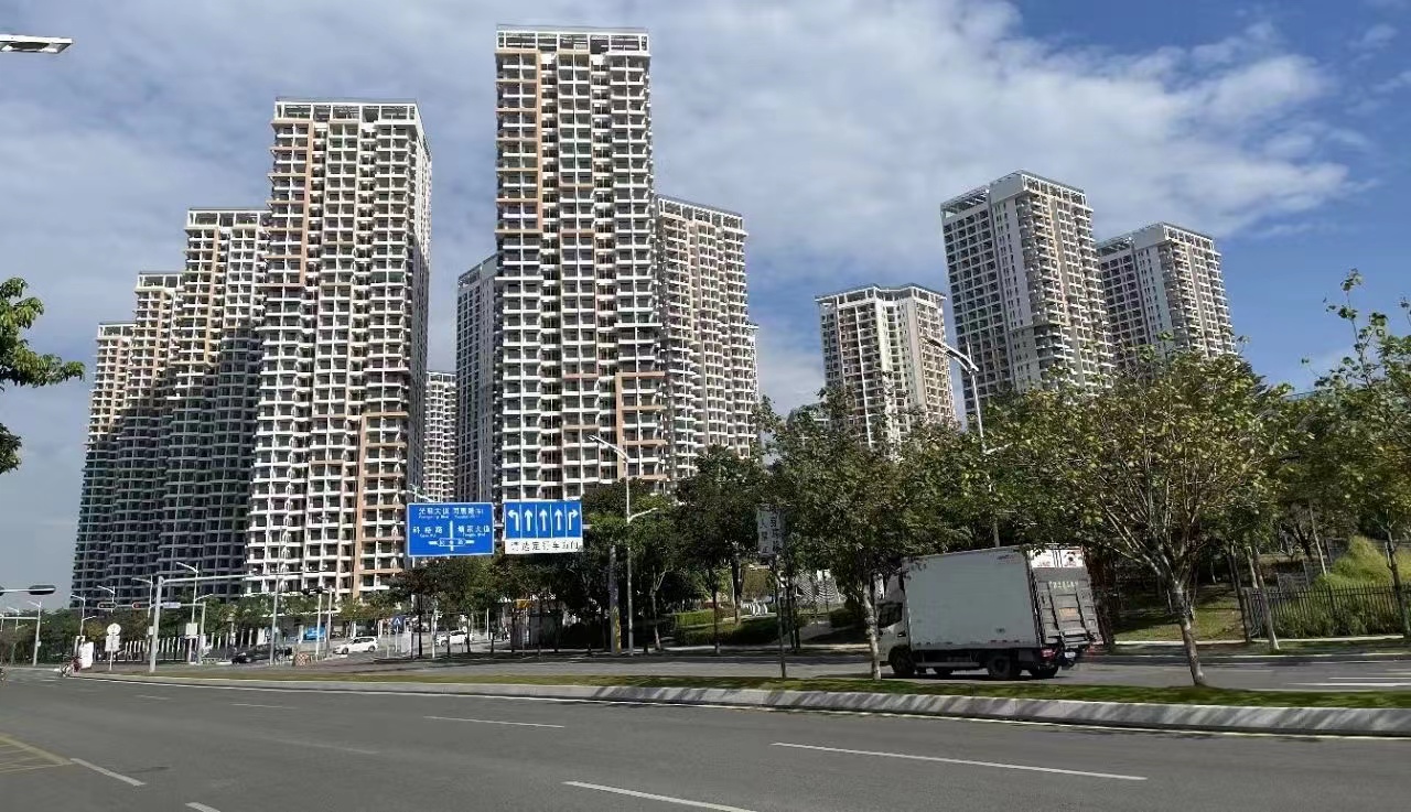 光明凤凰城地铁站 政府建的安置房14栋花园14000一平(图3)