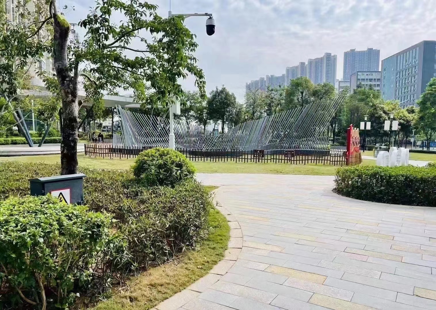 光明凤凰城地铁站 政府建的安置房14栋花园16000一平(图4)