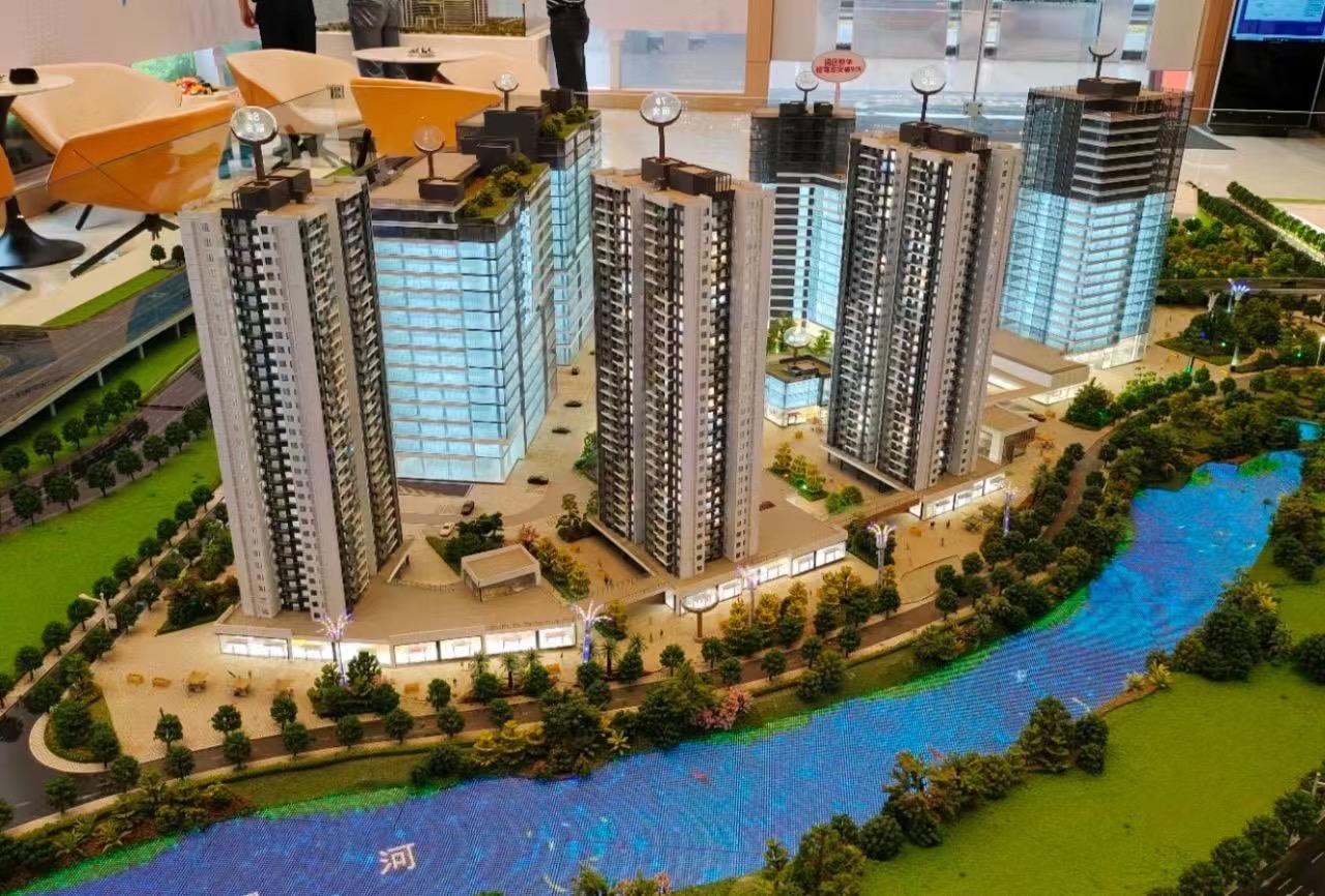 近龙岗中心统建楼【翡翠蓝湾】凤岗10栋花园 首付8万一套起(图1)