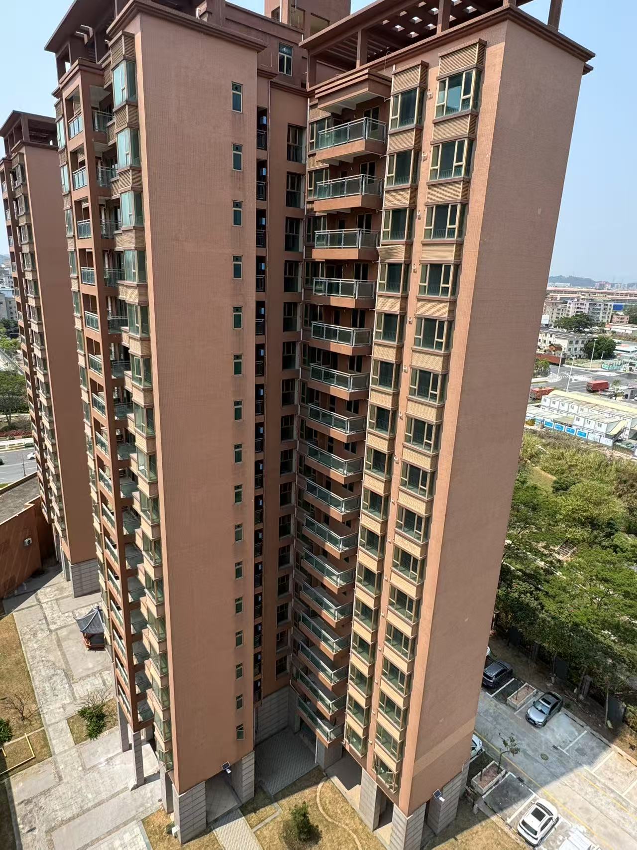 龙岗坪山统建楼【坪山花园】封闭式花园小区、两梯三户两房、总价60万、 沙田地铁口站5分钟(图2)
